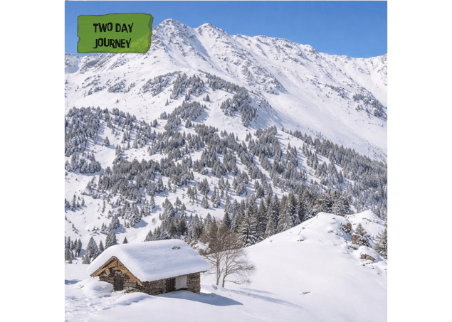 Traverse with snowshoes with a guide in the Pyrenees, sleeping in a free mountain hut